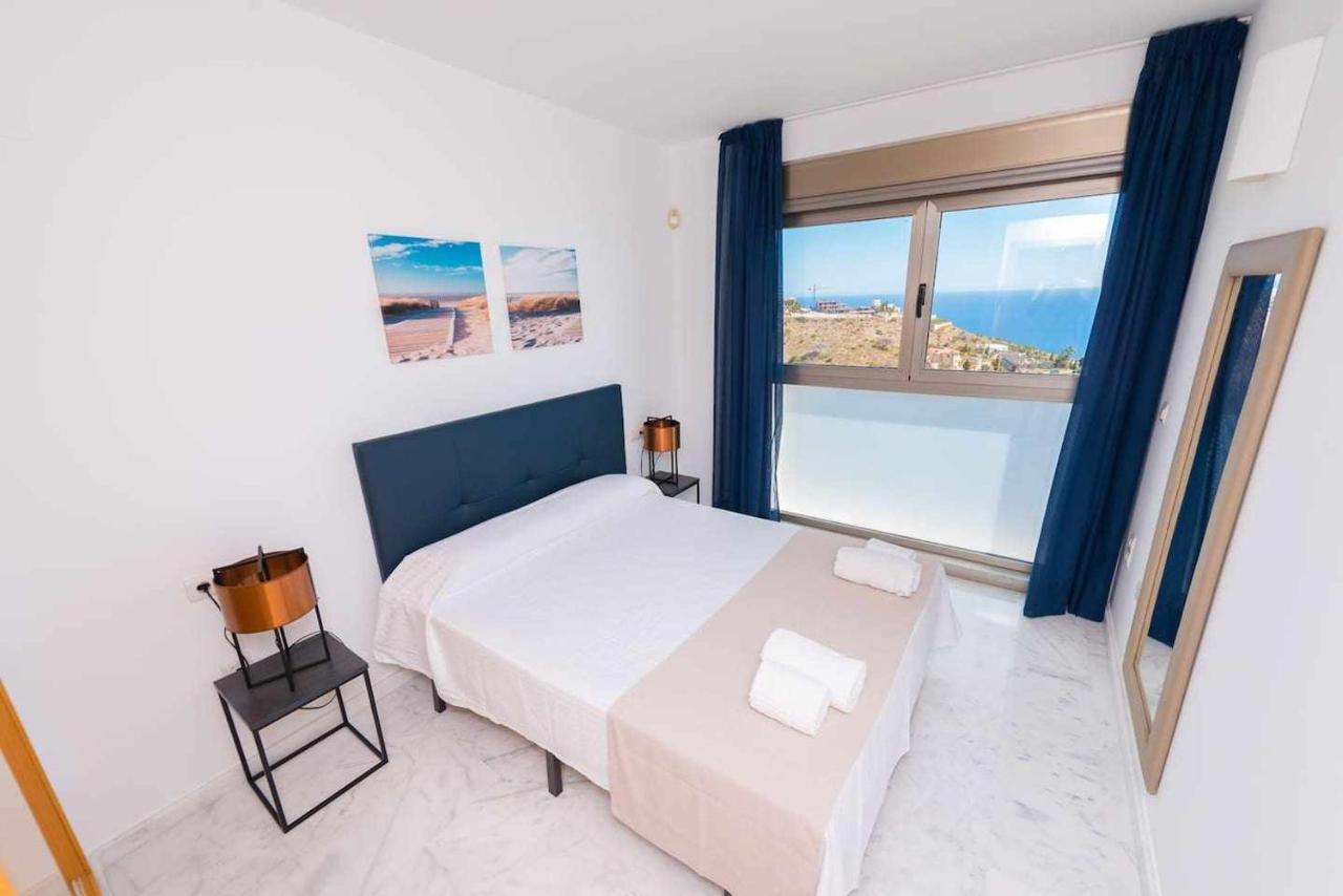 Sky High On The 38th Floor - Sea Views Apartment