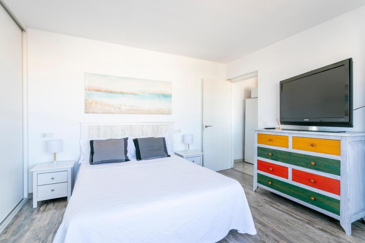 Suite, & Mountain View Apartment Alicante