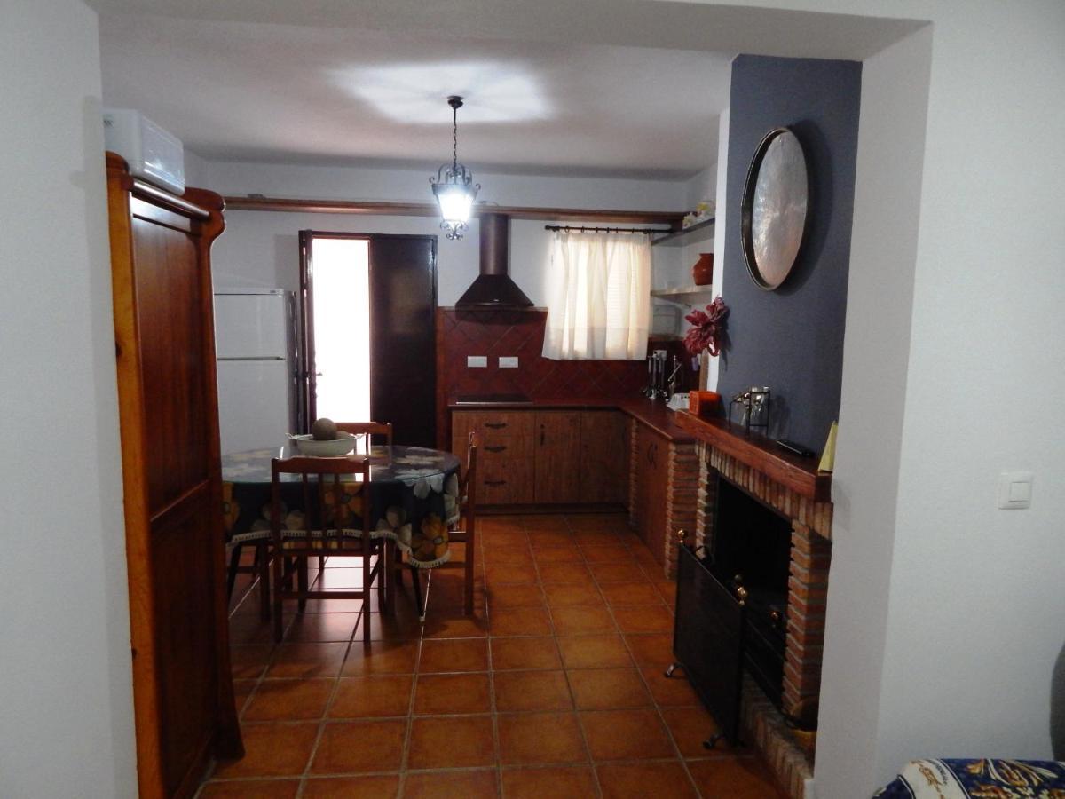 Casa rural María - Pista De Padel Y Piscina Baena