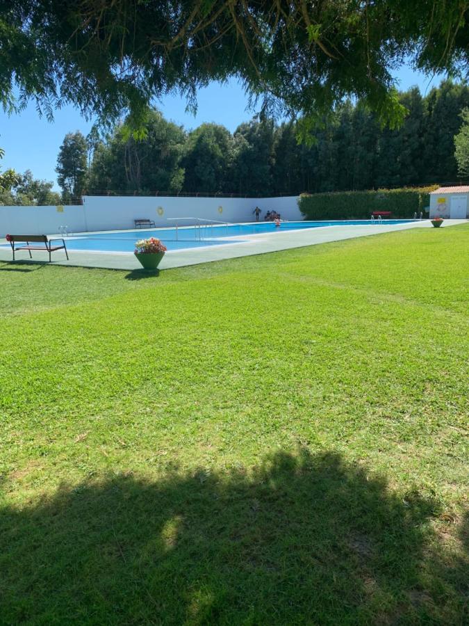 Con Piscina En El Centro De Apartment *
