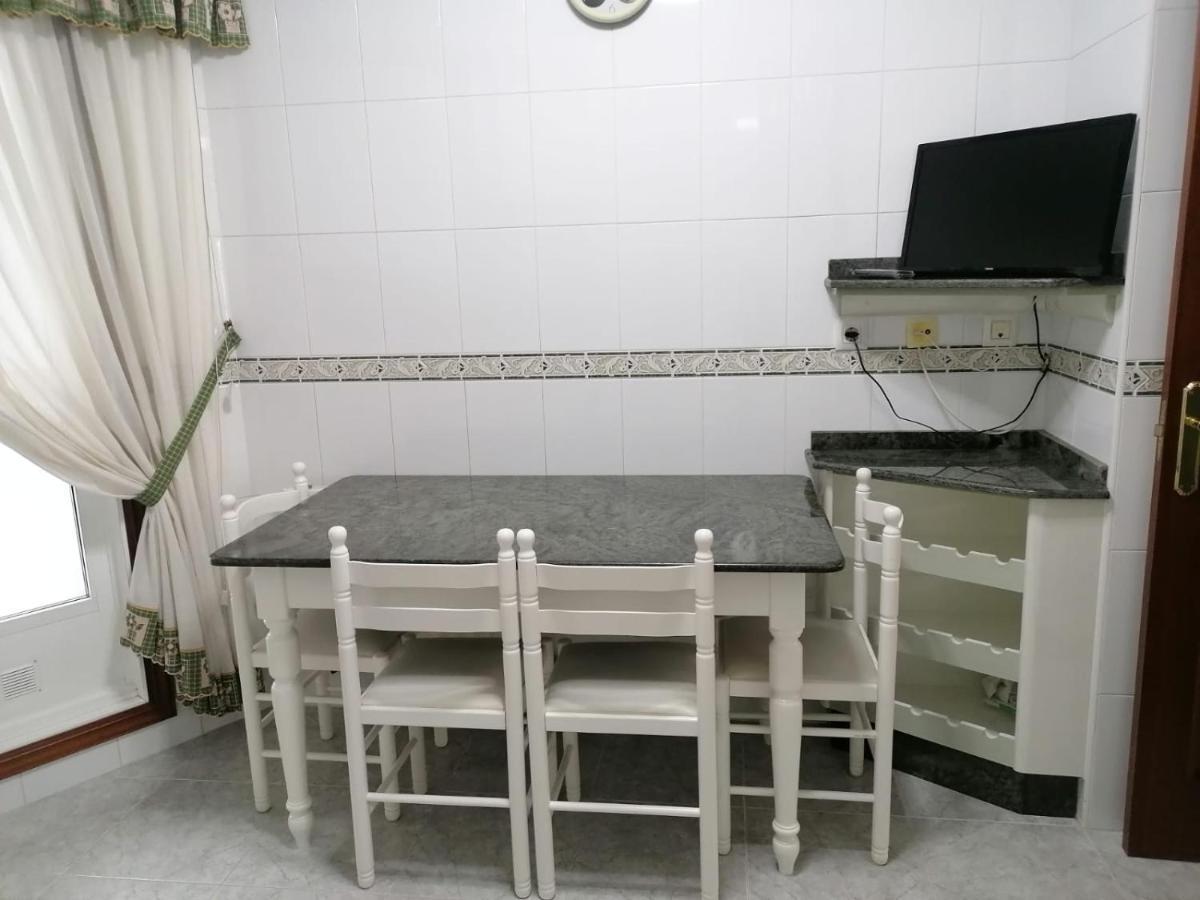 Piso As Camelias Apartment