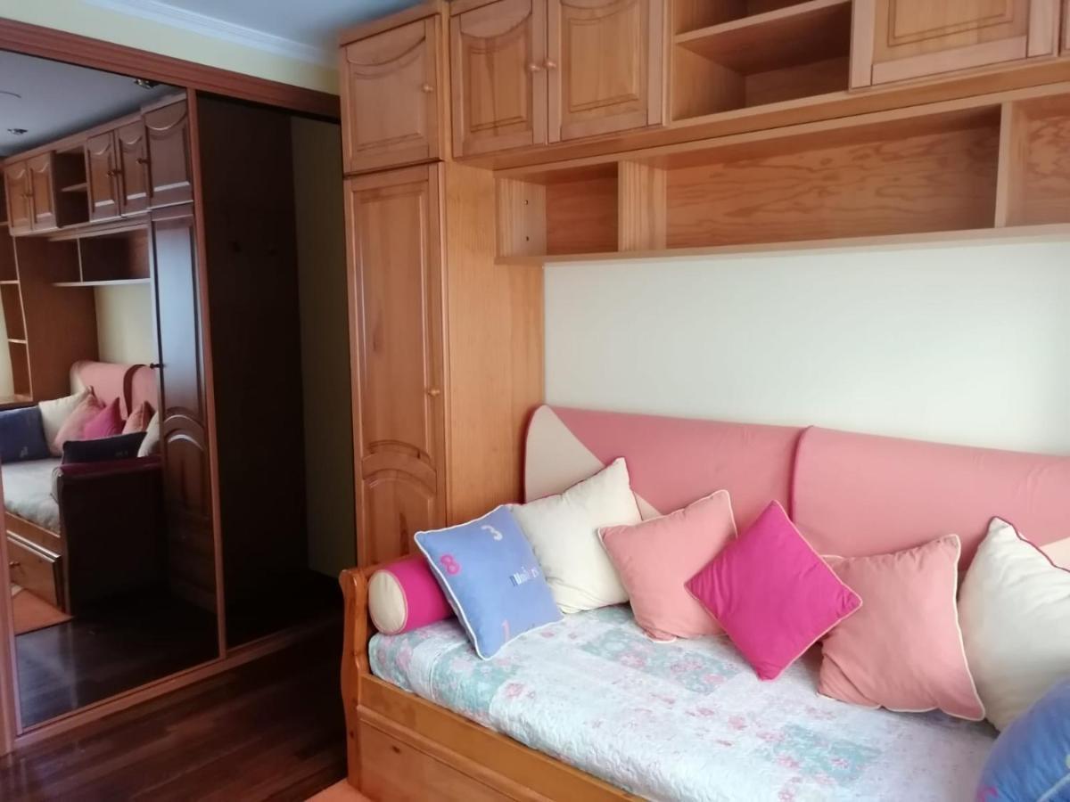 Piso As Camelias Apartment *