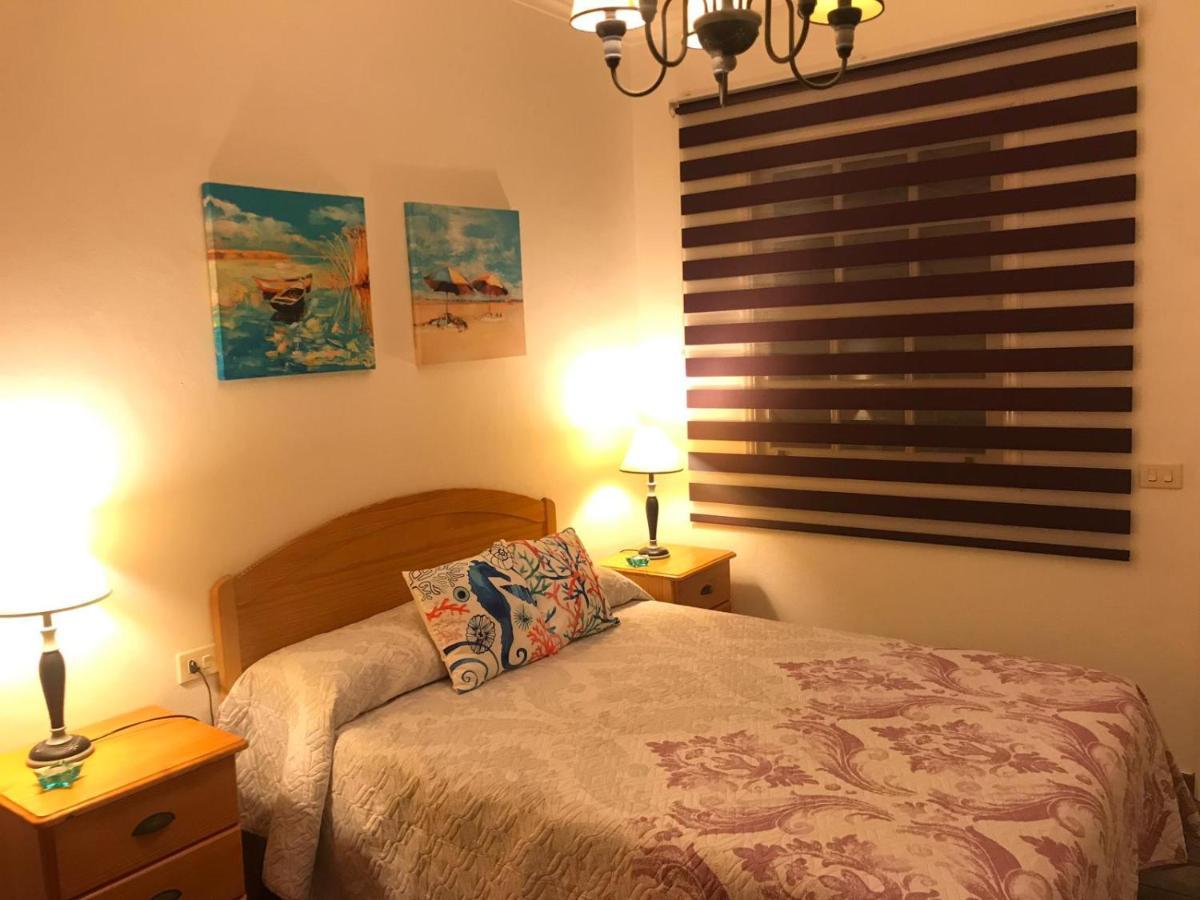 Primera Línea En Piscinas Naturales. Apartamento Barlovento