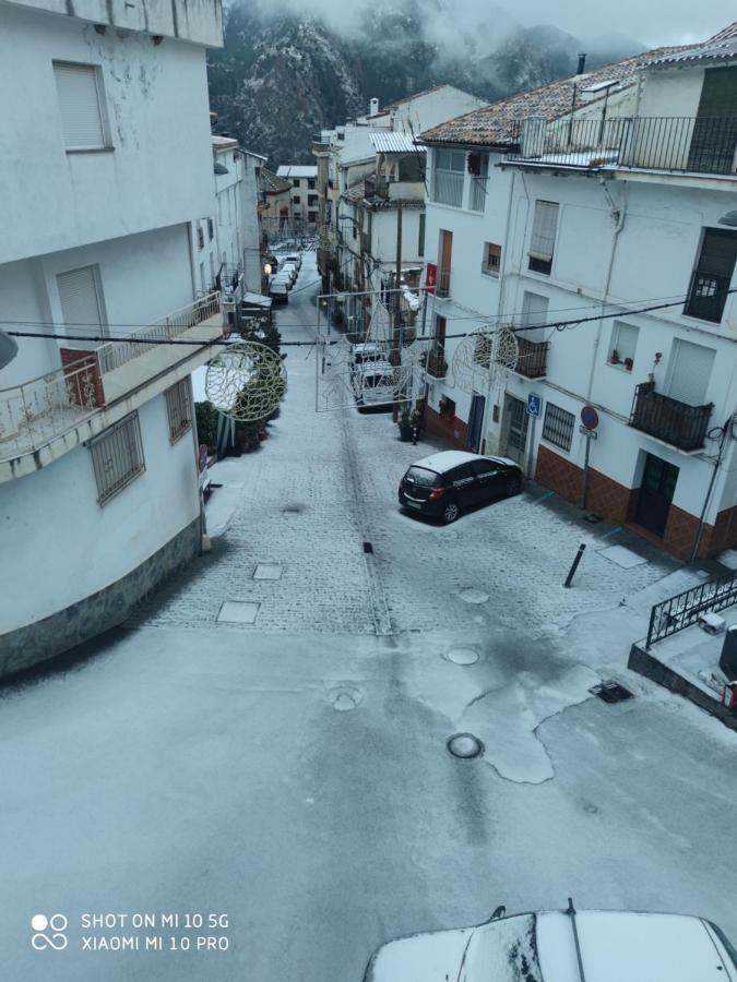 Vivienda En El Centro De * Güéjar Sierra
