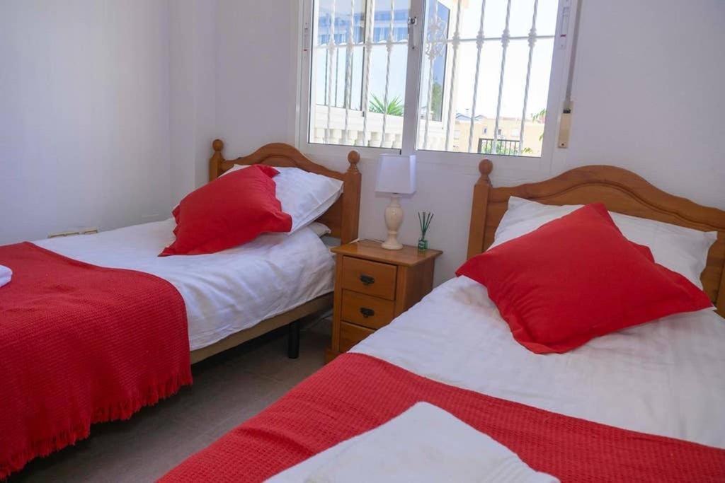 Spacious 2 Bed Ground Floor With Beautiful Communal Pool Apartment *