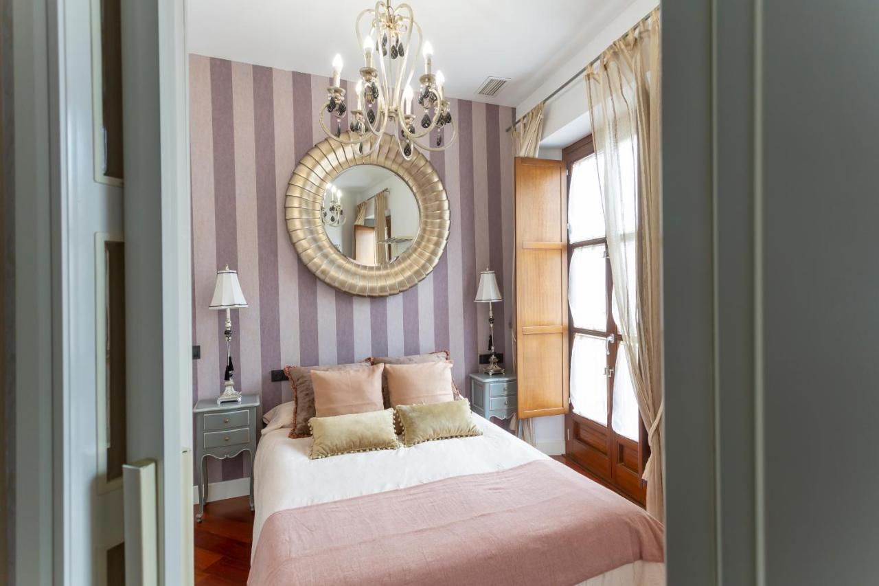 Giralda Apartment *