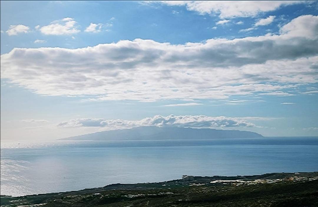 Dolores Con Piscina Y Vistas A La Gomera