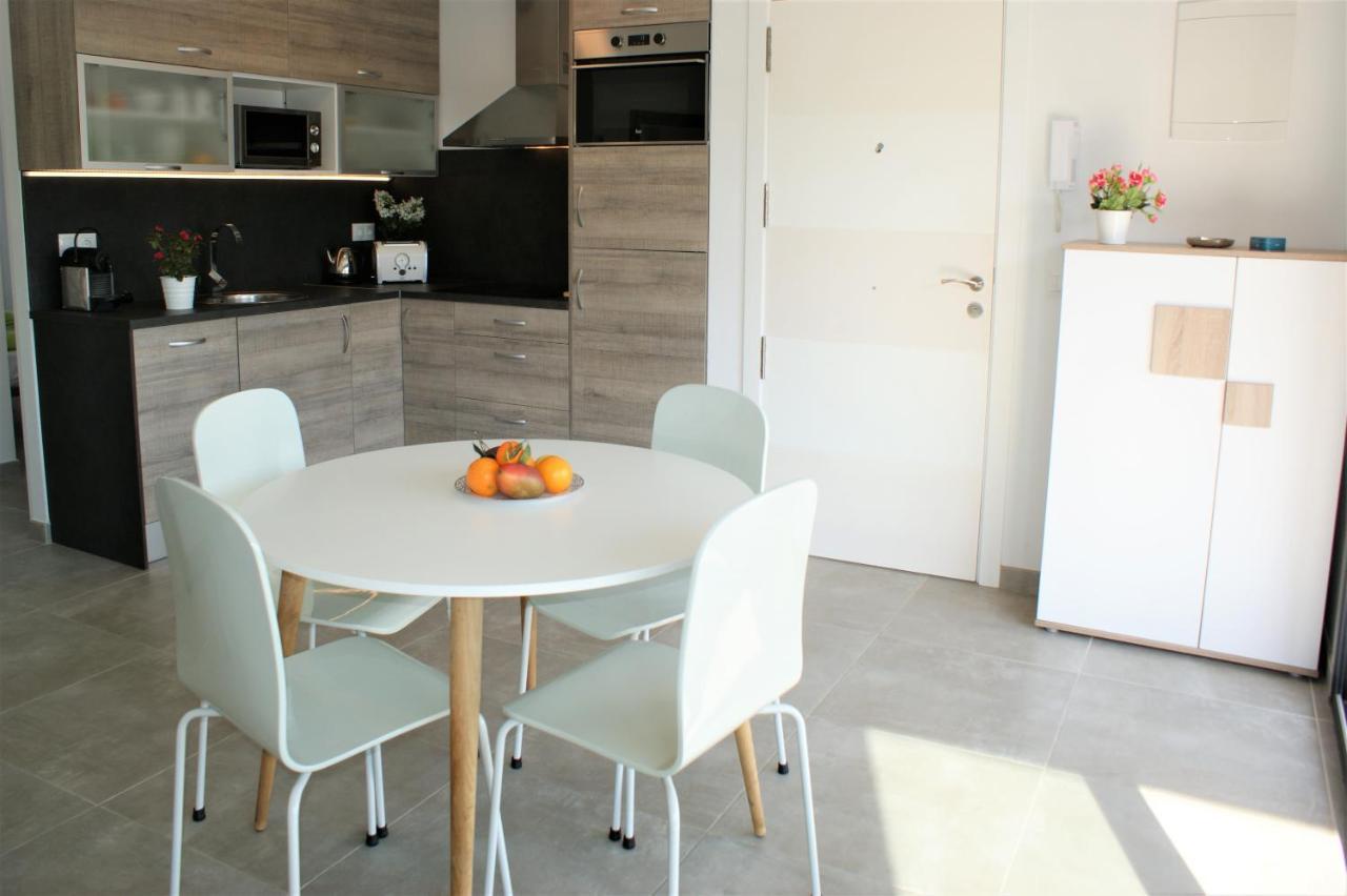 Apartamento Moderno Con Piscina Y Parking Cerca De La Playa Rosas