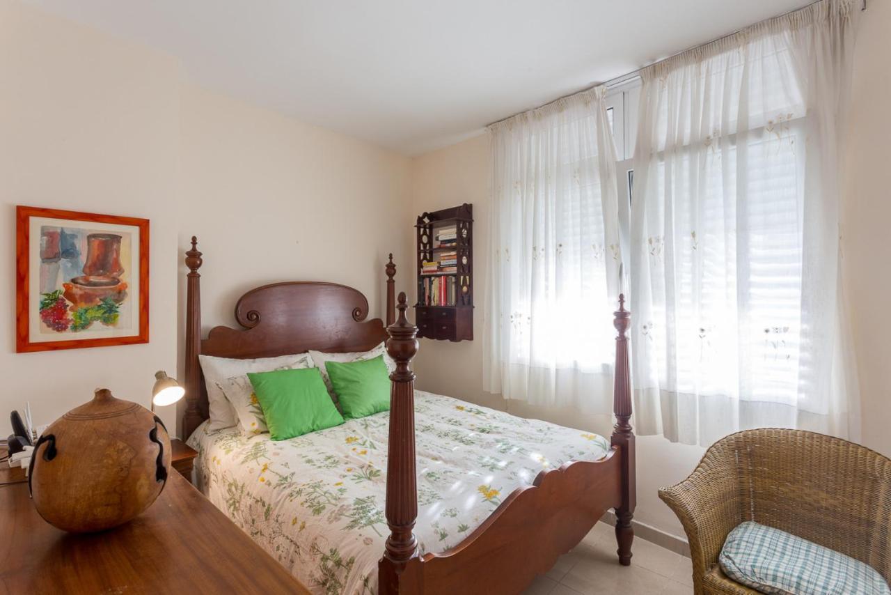 Front Line With Fantastic Terrace. Apartment *