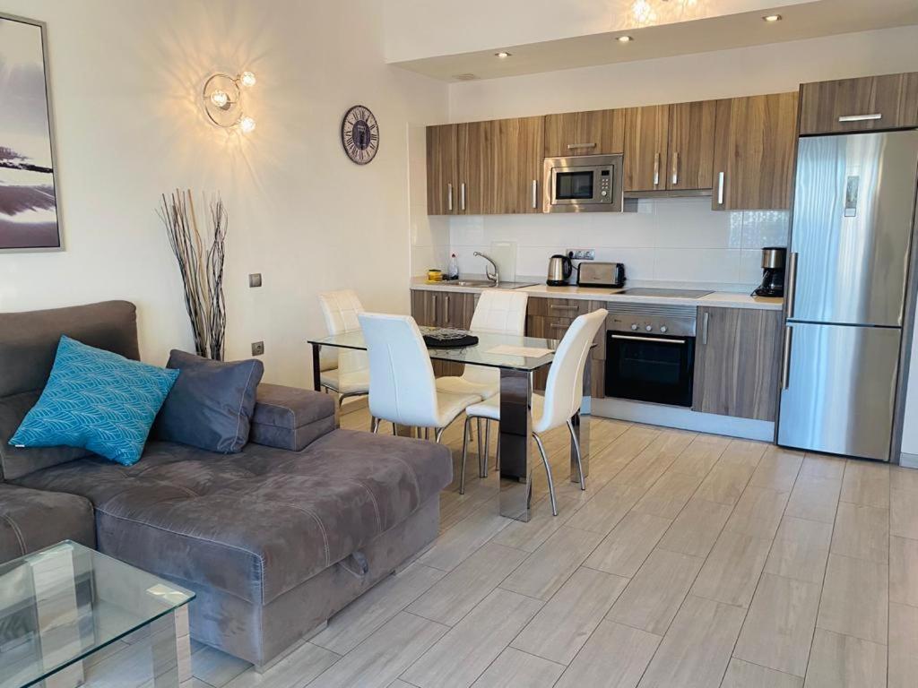 Apartment Luxury Two Bed Seaviews *