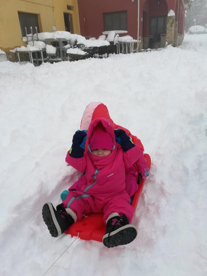 Caserio - Montana, Chimenea, Nieve, Barbacoa * Inazares