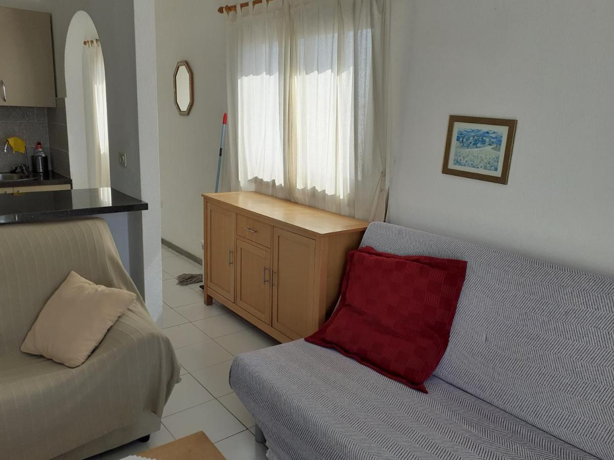 Penthouse With Great Views , Sun All Day , Wifi , New Kitchen.