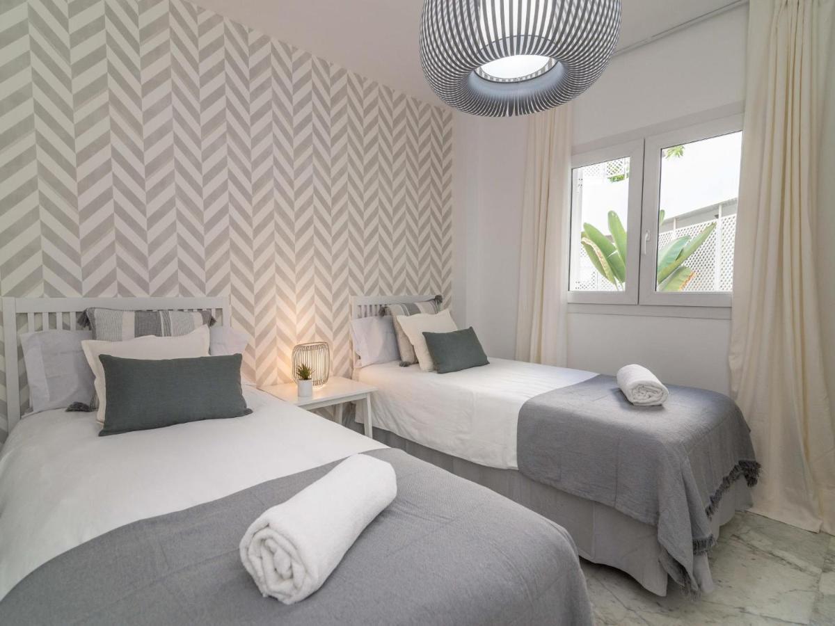 Vacation I Beachfront Quiet With Private Access, A Minute Walk From Puerto Banus Marina, 24-7 Security And Parking Marbella
