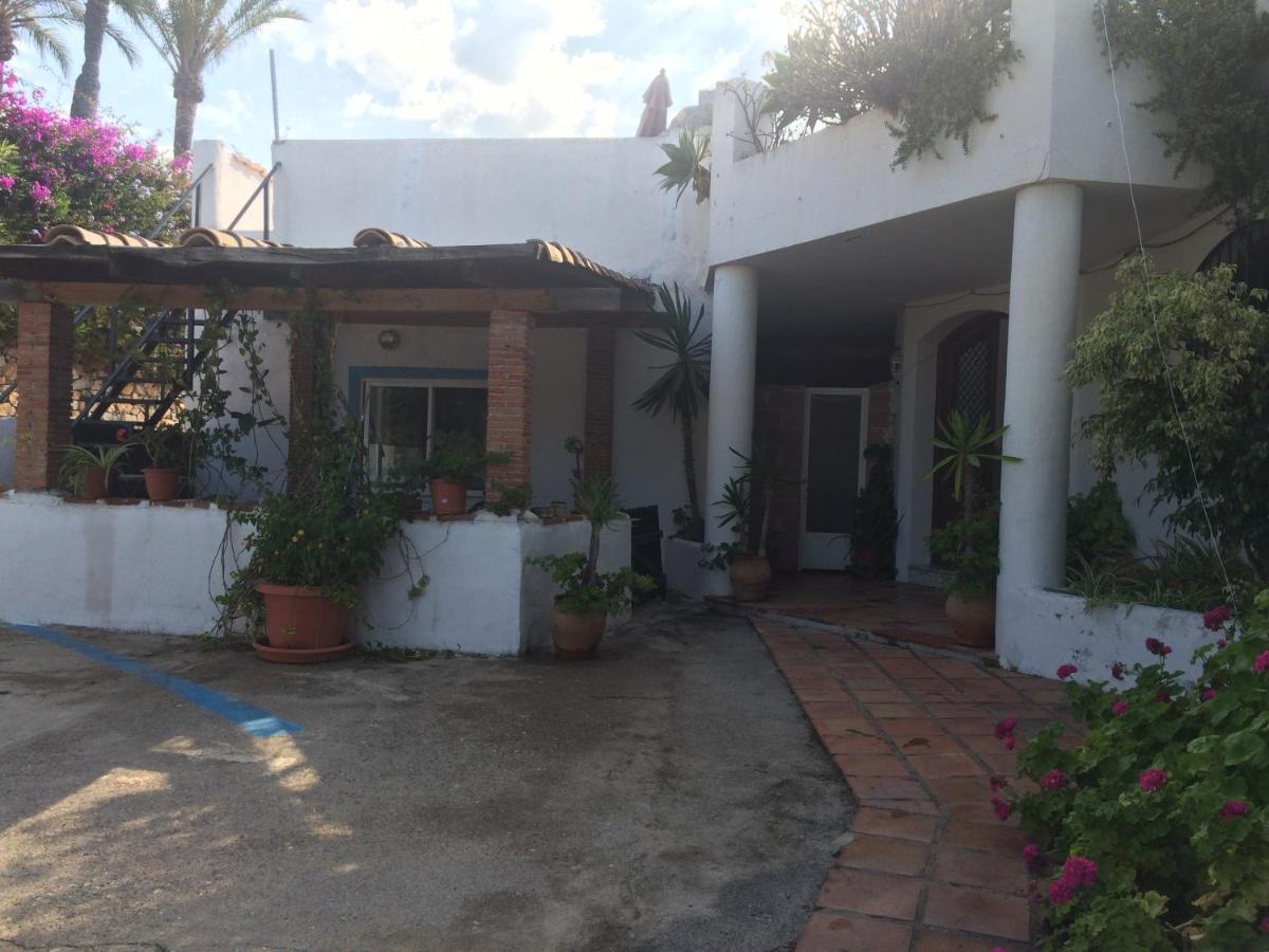 Pequeño Conjunto Casas Adosado