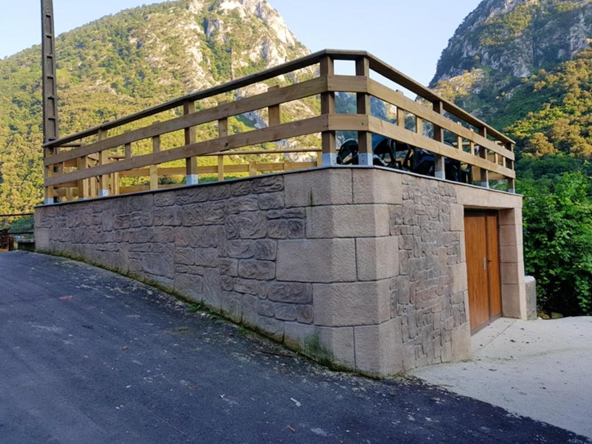 In Rural Area With Mountain View In Holiday home Trescares