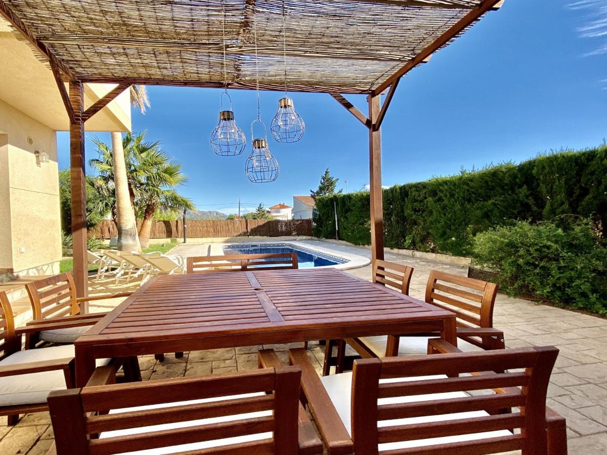 Martina 4 Bedroom With Air Conditioning & Private Swimming Pool Ideal For Families