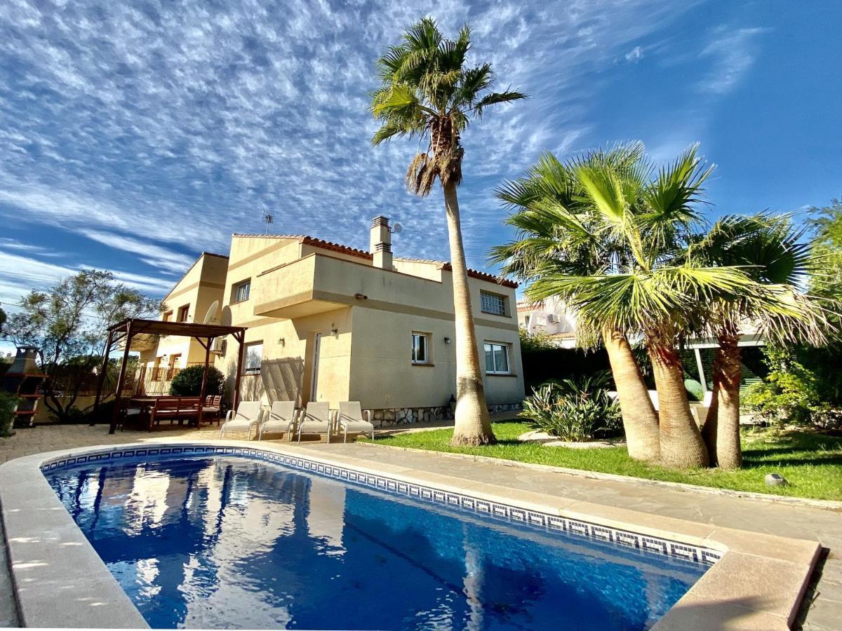 Martina 4 Bedroom With Air Conditioning & Private Swimming Pool Ideal For Families Villa