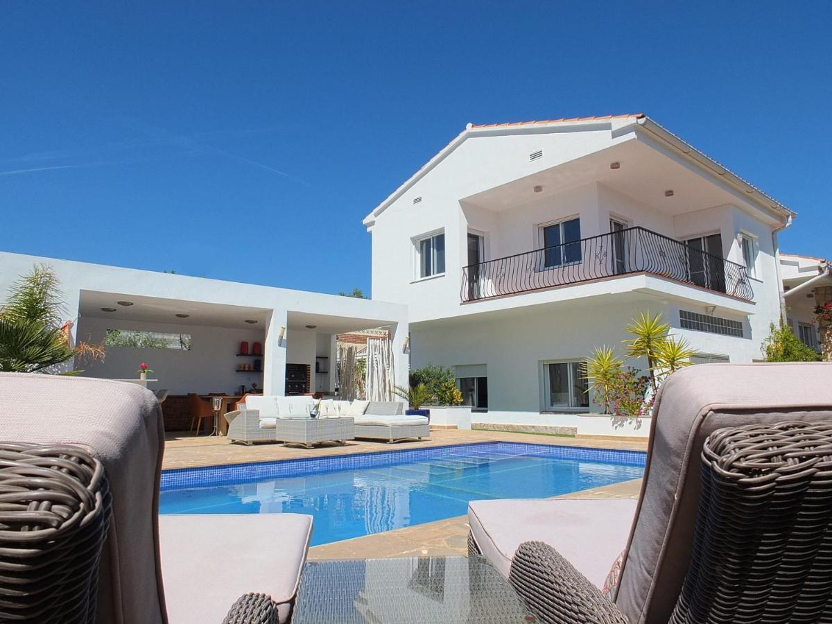 Villa Mimosa With 5bedrooms Air Conditioning & Private Swimming Pool And A Games Ideal For Families L'Ametlla de Mar