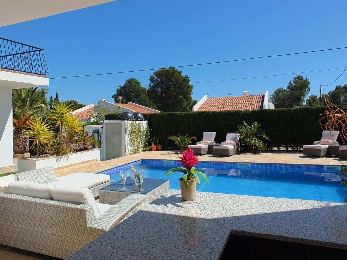 Villa Mimosa With 5bedrooms Air Conditioning & Private Swimming Pool And A Games Ideal For Families L'Ametlla de Mar