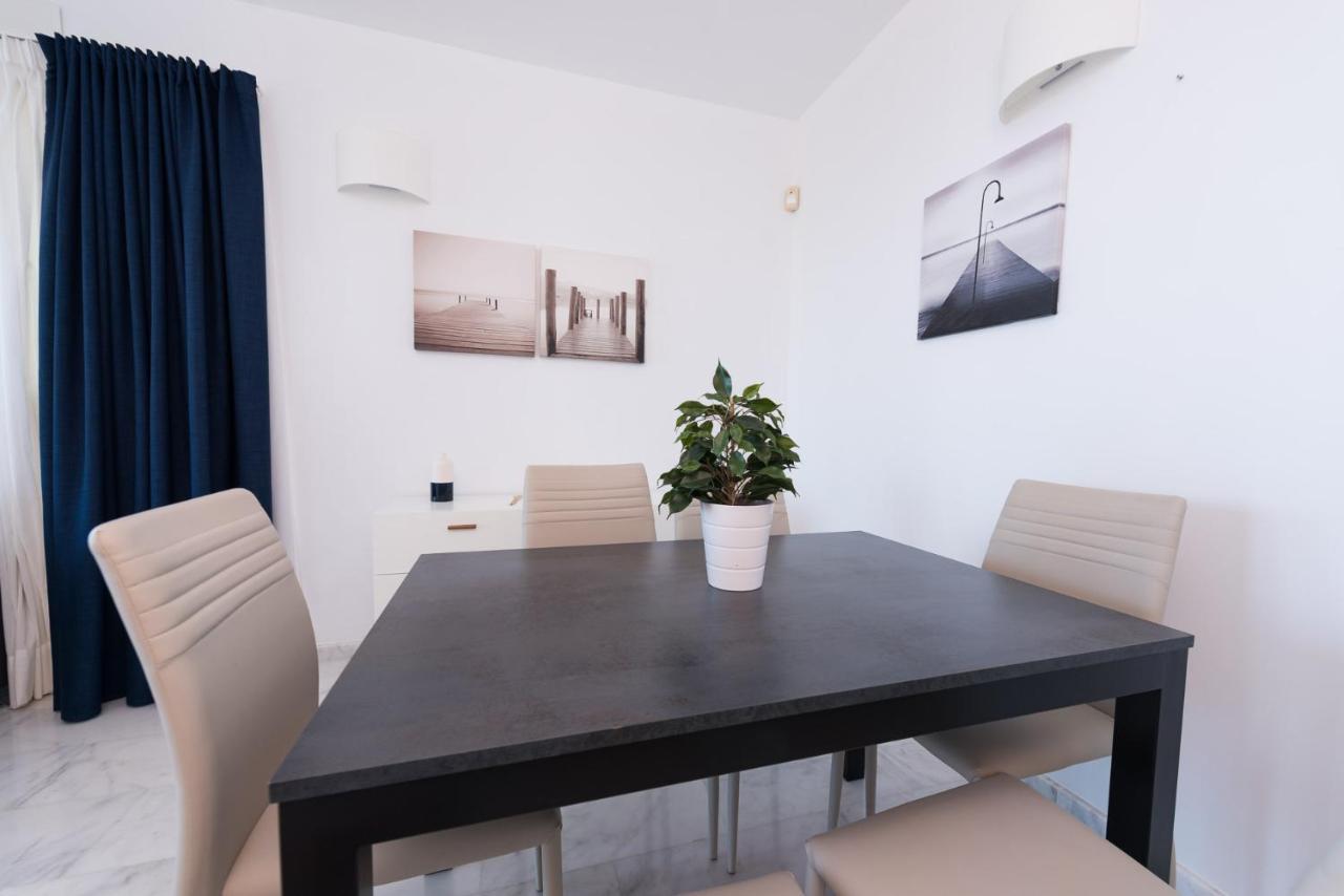 Apartamento High Rise On The 39th Floor With Private Terrace And Sea Views