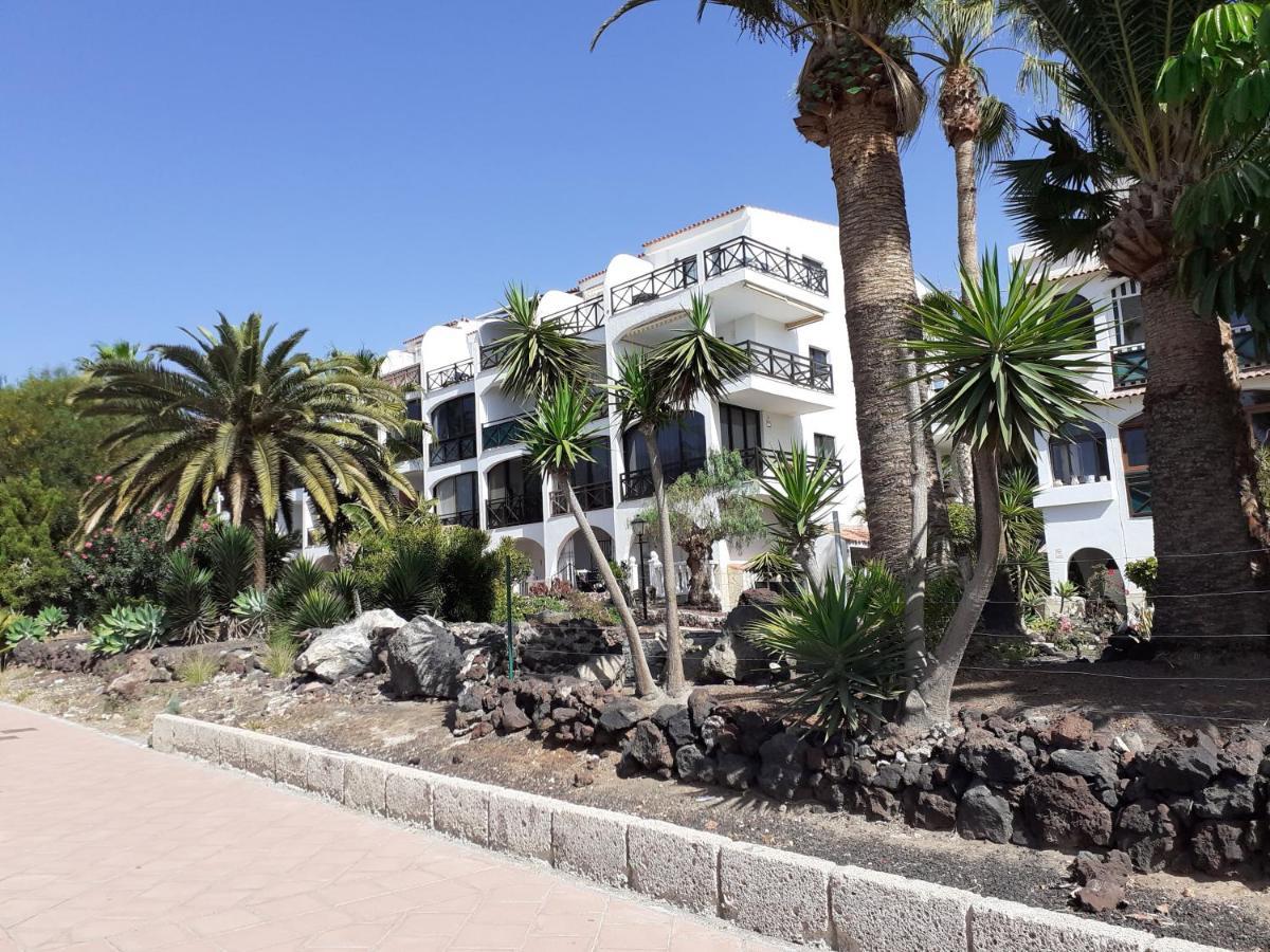 Penthouse With Great Views , Sun All Day , Wifi , New Kitchen. Apartment *