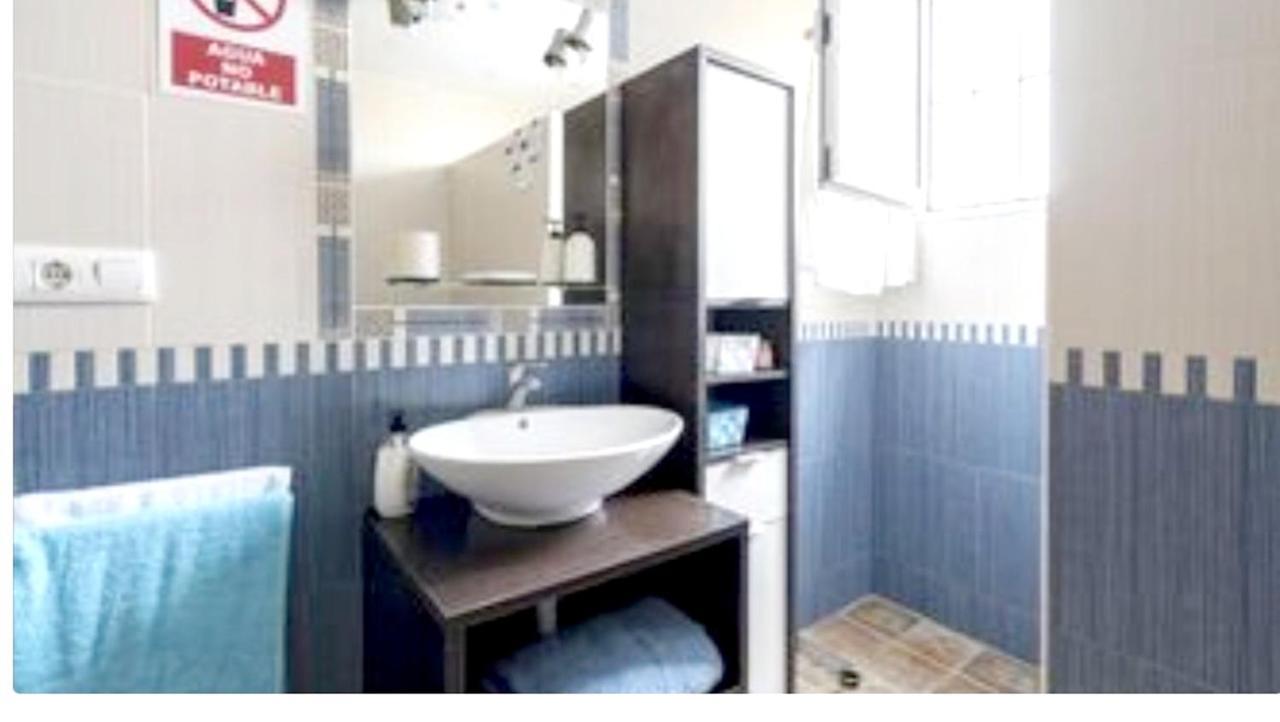 Seaside Villa: Private Pool And Ocean Views Near Holiday home Aguilas