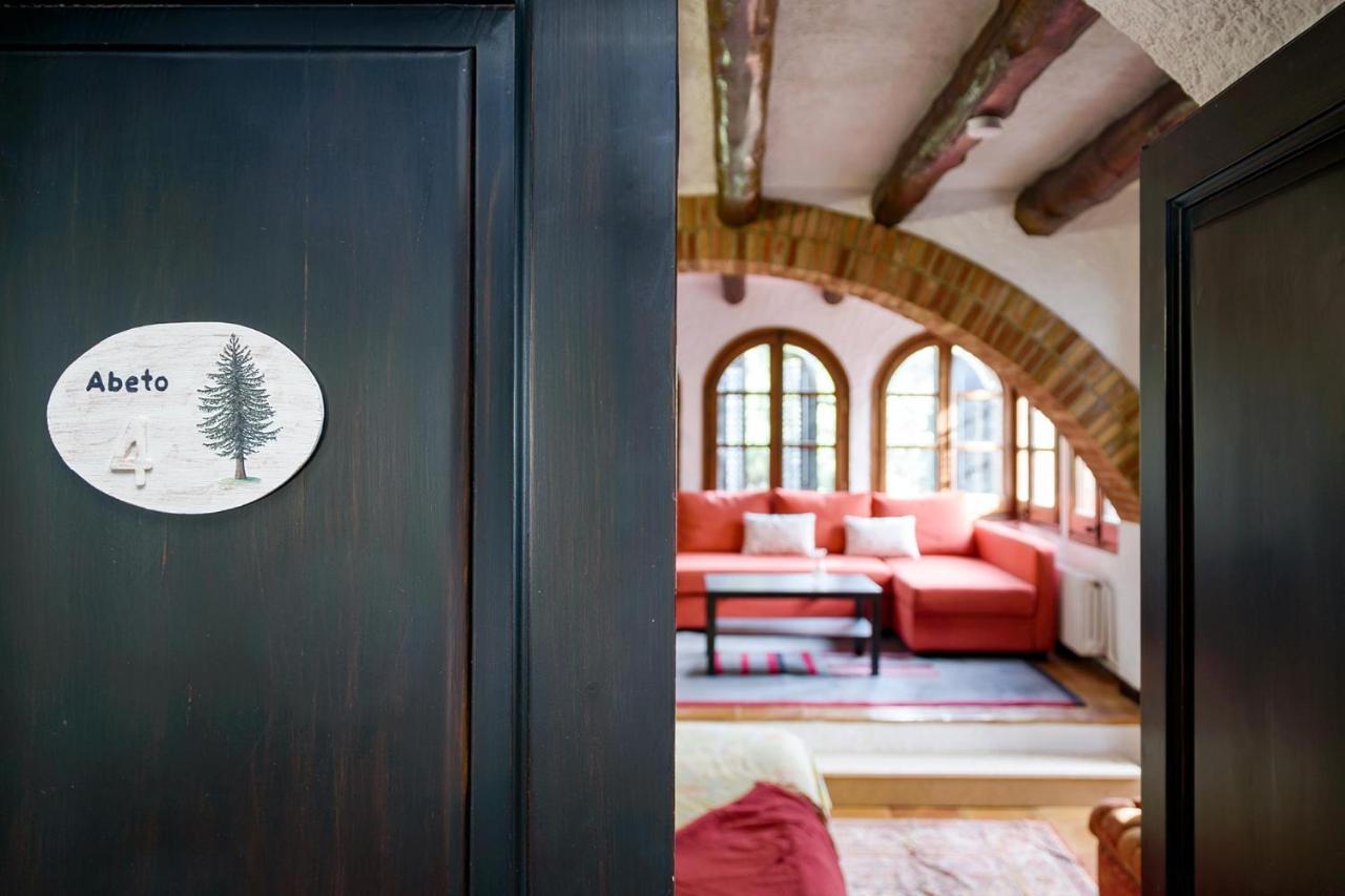 Masia Manent Del Bosc S Xviii Country house *
