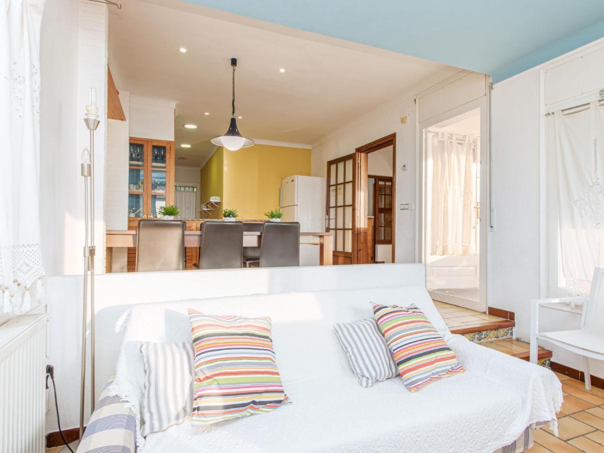 Joan Sarda By Interhome * Roses
