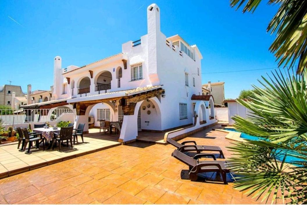 R116 Con Piscina Privada En Villa Cunit