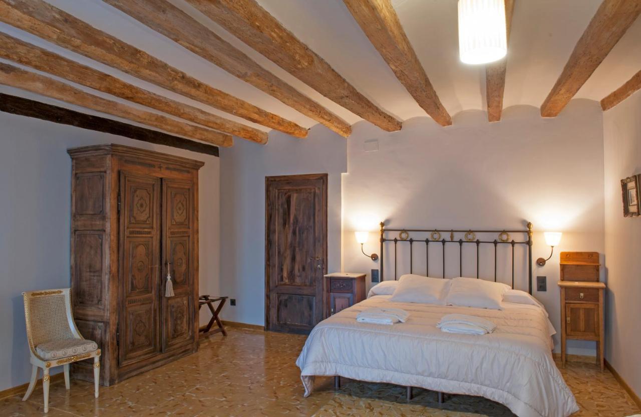 Lo Palauet De La Muralla Balaguer