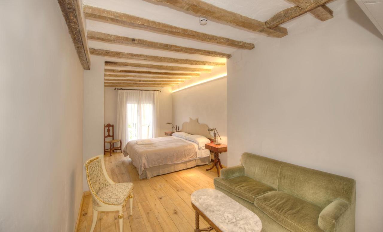 Lo Palauet De La Muralla Balaguer