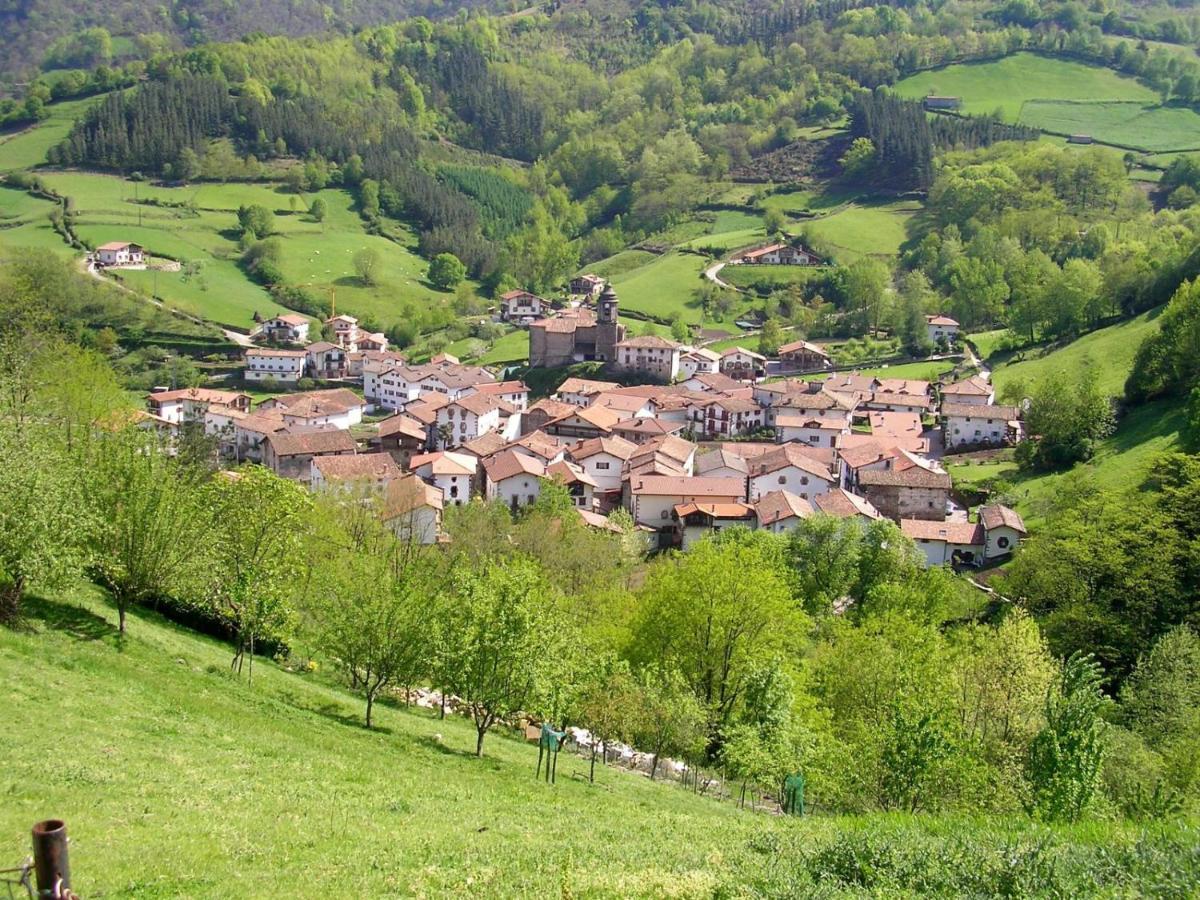 Casa Rural Mizkerrenea, Ituren, Navarra Сasa de vacaciones *