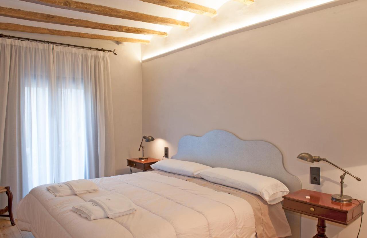 Lo Palauet De La Muralla Bed & Breakfast 2*