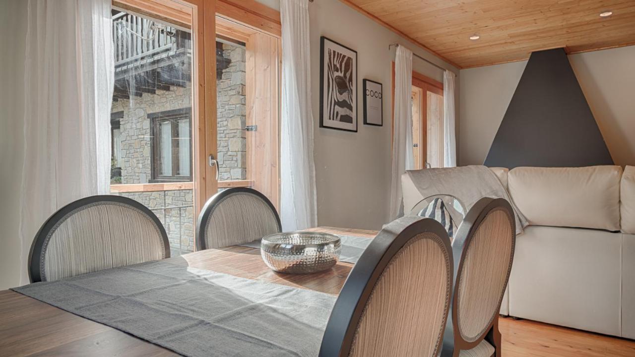 Chalet Saplan Real Estate Sarraera