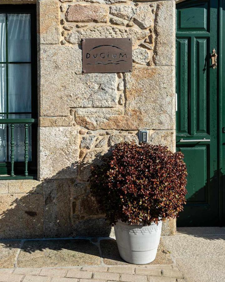 - Casa De Dugium *