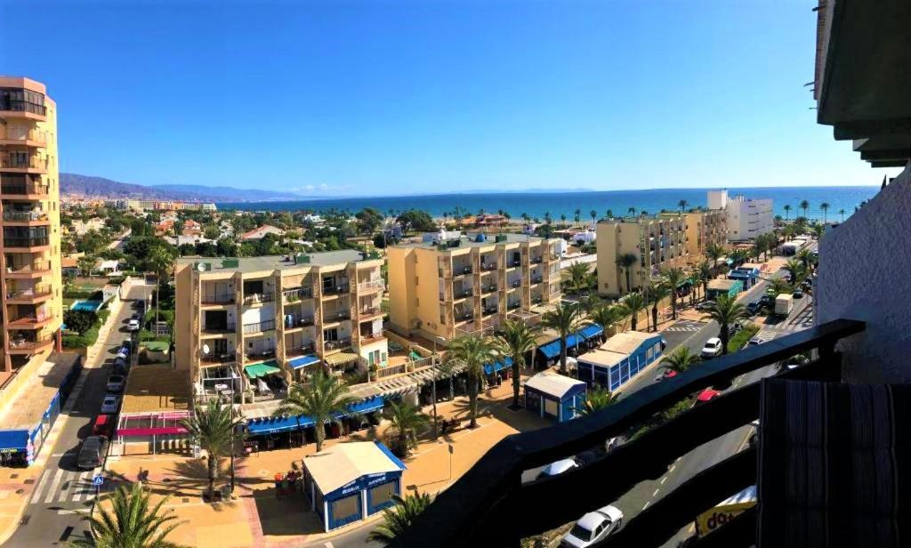 Apartamento Urbanización, 2 Dormitorios, Gran Terraza Con Vista Al Mar, Wi-fi, Parking Y Piscina *