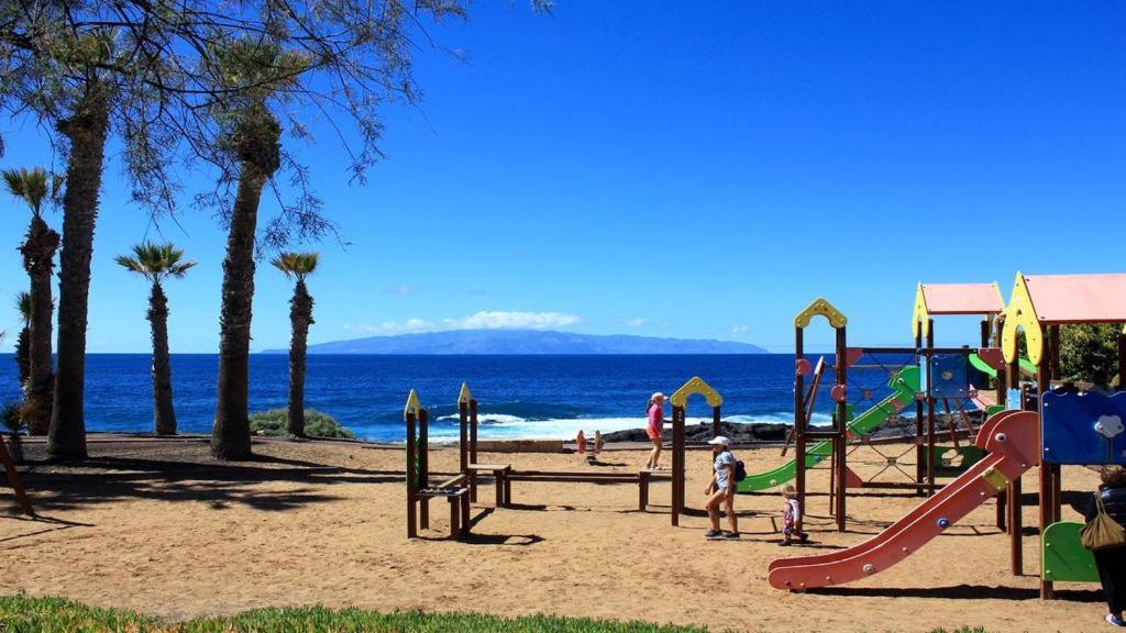 Holiday home Carol, Wifi, Pool, Garden, Sea Views, Costa Adeje *