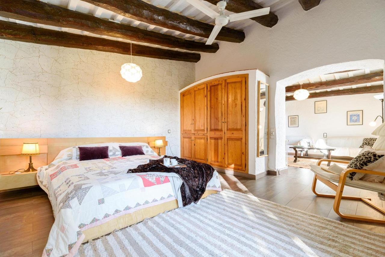 Masia Manent Del Bosc S Xviii Country house *