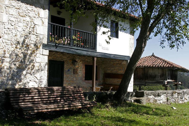 La Collada Country house *