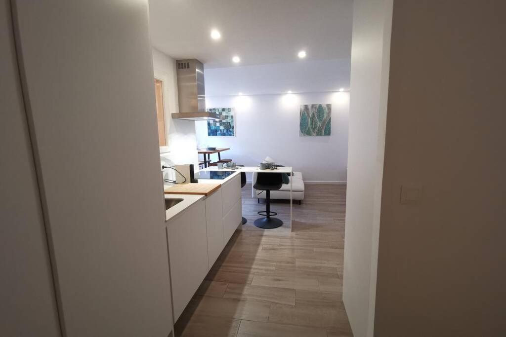 Dream - Renovated - Moraria Center Apartamento