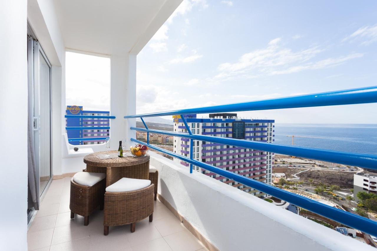 Welcome To Paradise Apartment