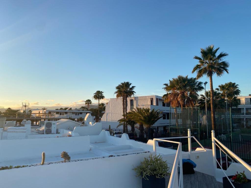 Luxury Two Bed Seaviews Apartment *