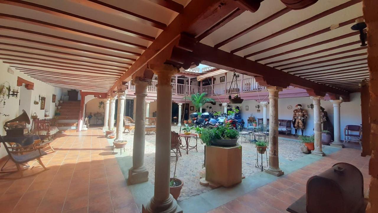 Hotel Caballeros 3*