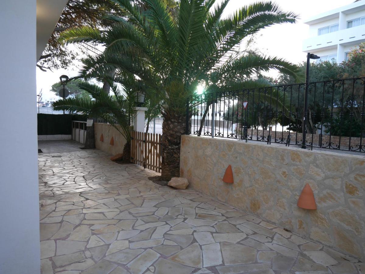 La Pergola Hostel Es Pujols