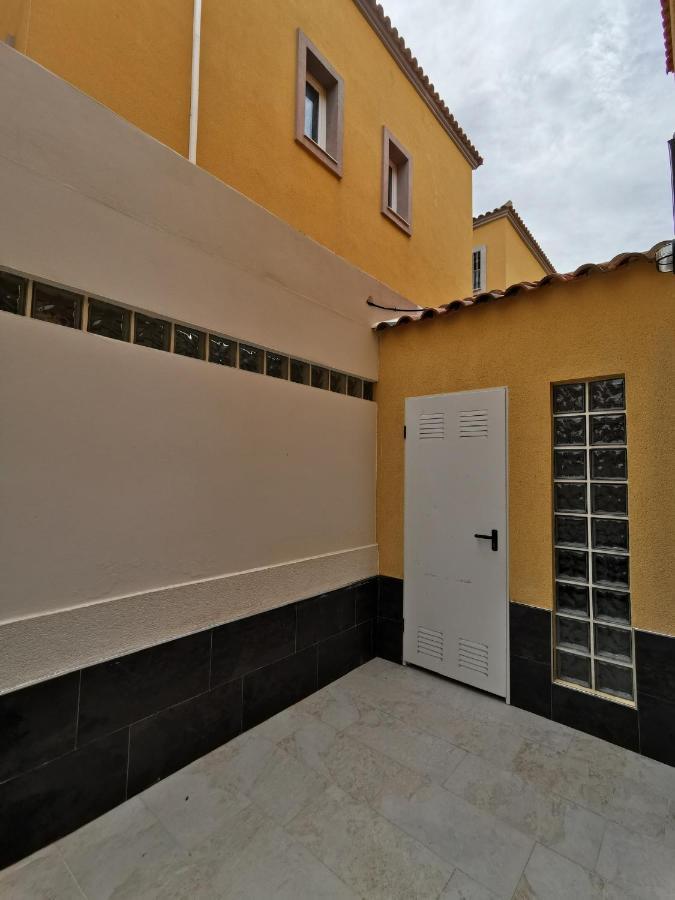 Villa La Zenia 25 *