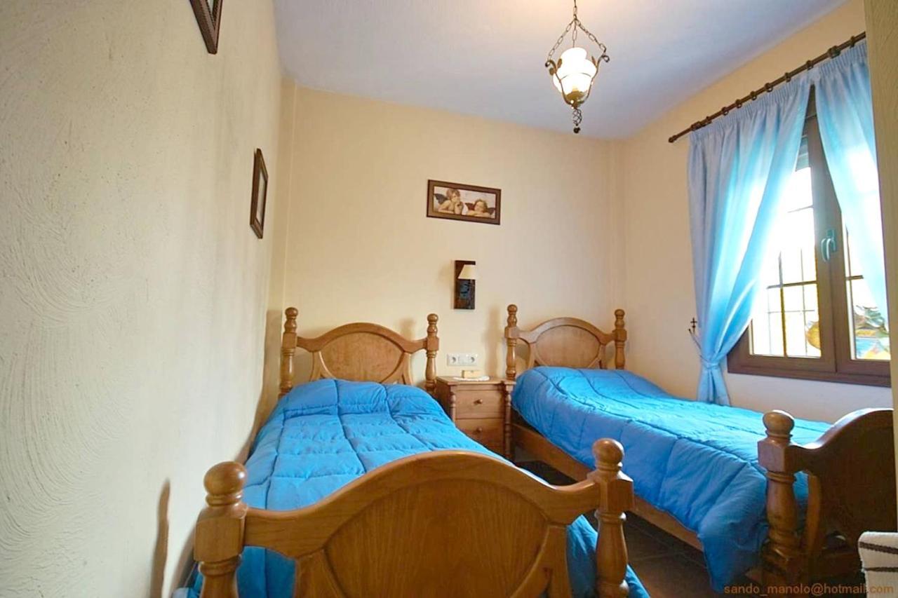 Villa Charming In With Pool