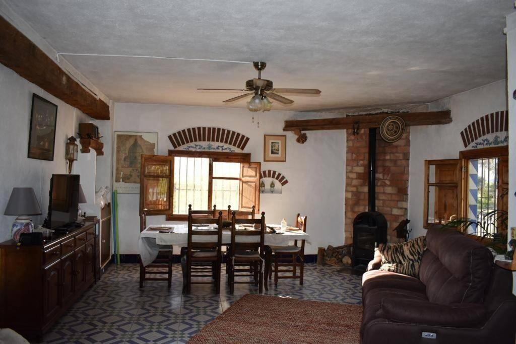 Casa La Paransa - Casa Rural Con Piscina - Relajarse Y Desconectar Yatova