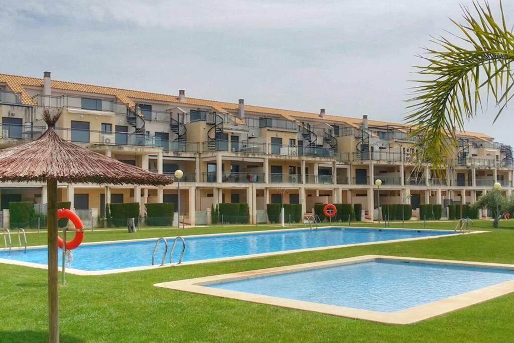 Apartamento En Residencial Golf Mar Apartamento *