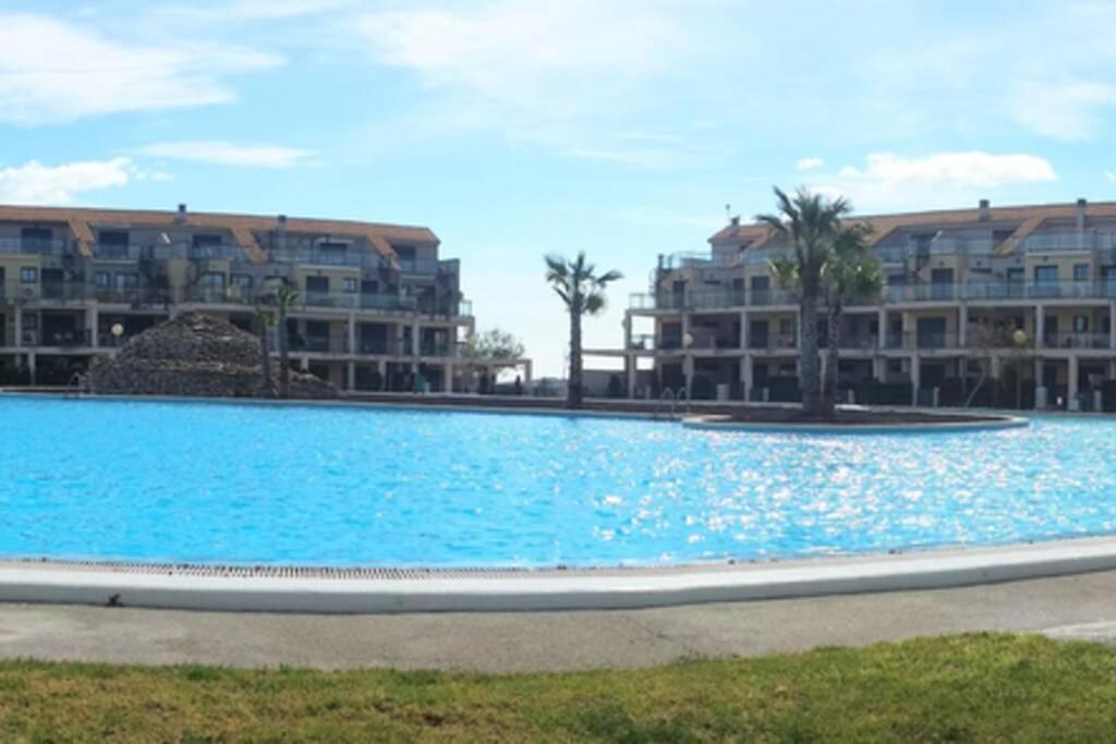 Apartamento En Residencial Golf Mar Apartamento *