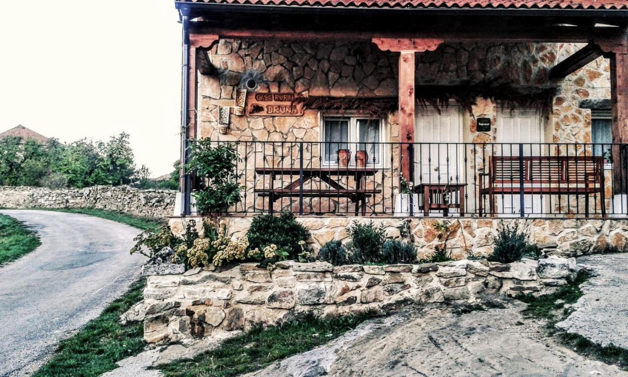 La Casita / *